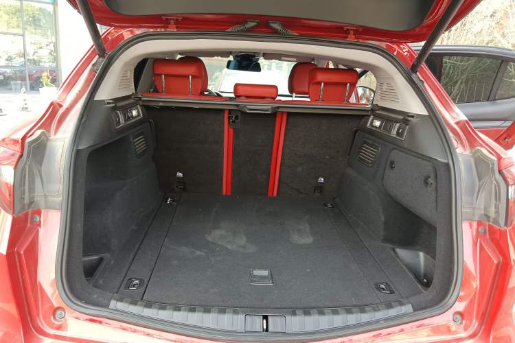Used Alfa Romeo Stelvio 2017 2.0T 200HP Elite Edition Trunk