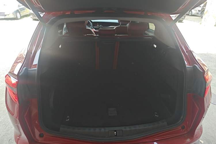 Used Alfa Romeo Stelvio 2017 2.0T 200HP Luxury Edition Trunk