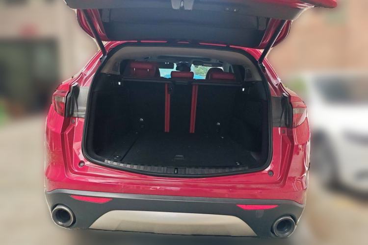 Used Alfa Romeo Stelvio 2017 2.0T 200HP Elite Edition Trunk