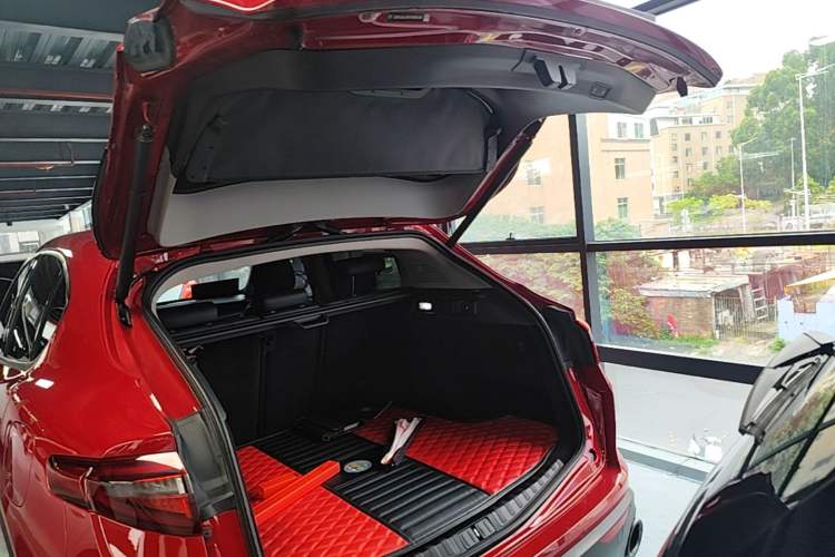 Used Alfa Romeo Stelvio 2017 2.0T 200HP Elite Edition Trunk