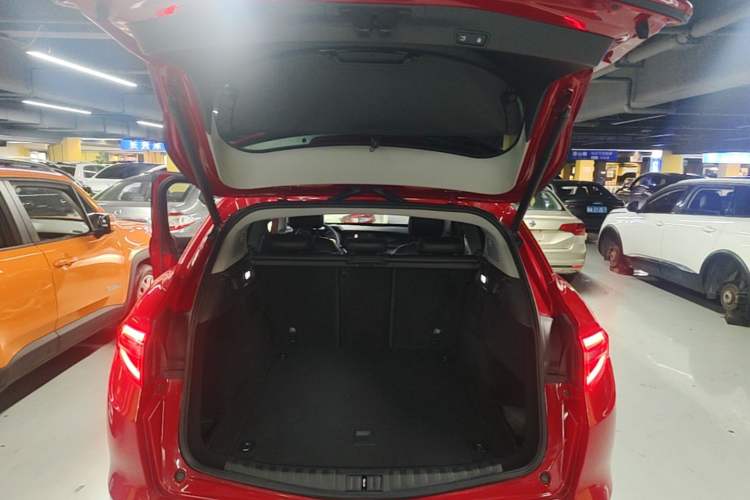 Used Alfa Romeo Stelvio 2017 2.0T 200HP Elite Edition Trunk