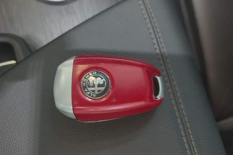 Used Alfa Romeo Stelvio 2017 2.0T 200HP Luxury Edition Vehicle Key