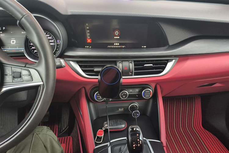 Used Alfa Romeo Stelvio 2017 2.0T 200HP Luxury Edition Audio And AC Panel