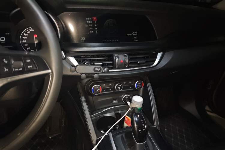 Used Alfa Romeo Stelvio 2017 2.0T 200HP Elite Edition Audio And AC Panel