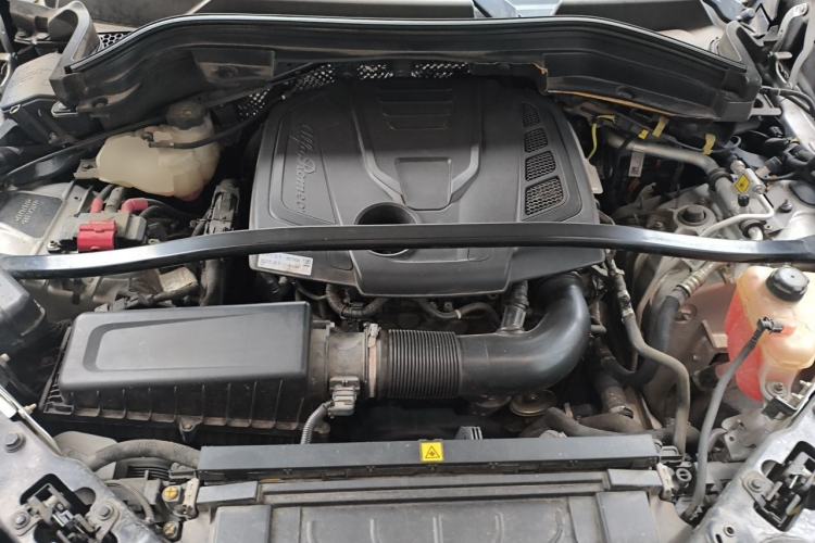 Used Alfa Romeo Stelvio 2017 2.0T 200HP Luxury Edition Engine Bay