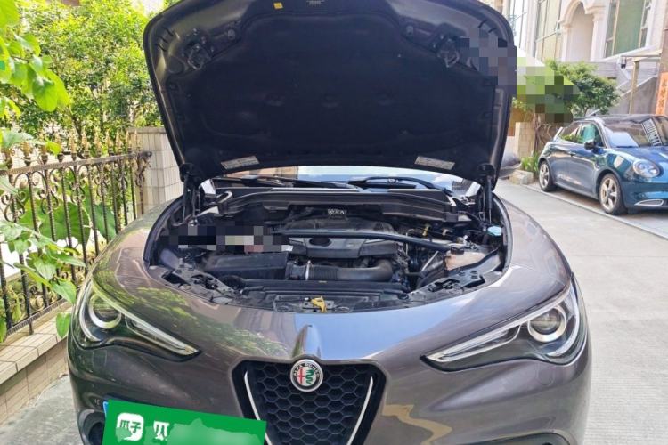 Used Alfa Romeo Stelvio 2017 2.0T 200HP Luxury Edition Engine Bay