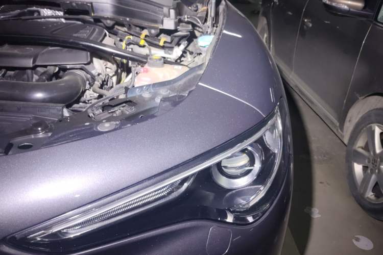 Used Alfa Romeo Stelvio 2017 2.0T 200HP Luxury Edition Engine Bay Left