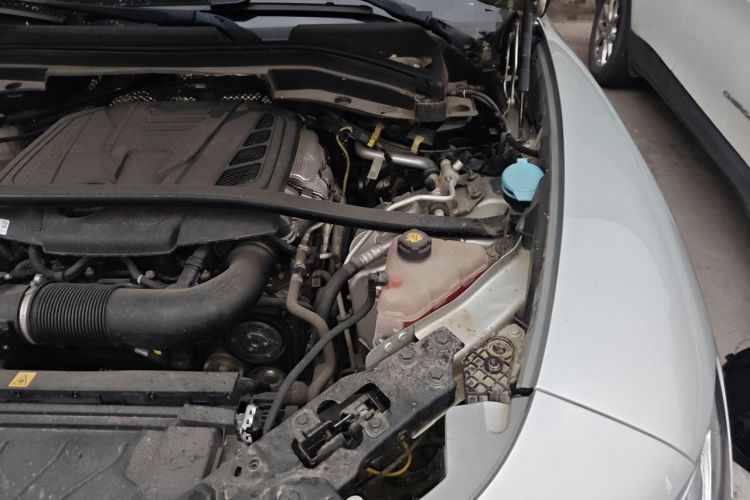 Used Alfa Romeo Stelvio 2017 2.0T 280HP Luxury Edition Engine Bay Left