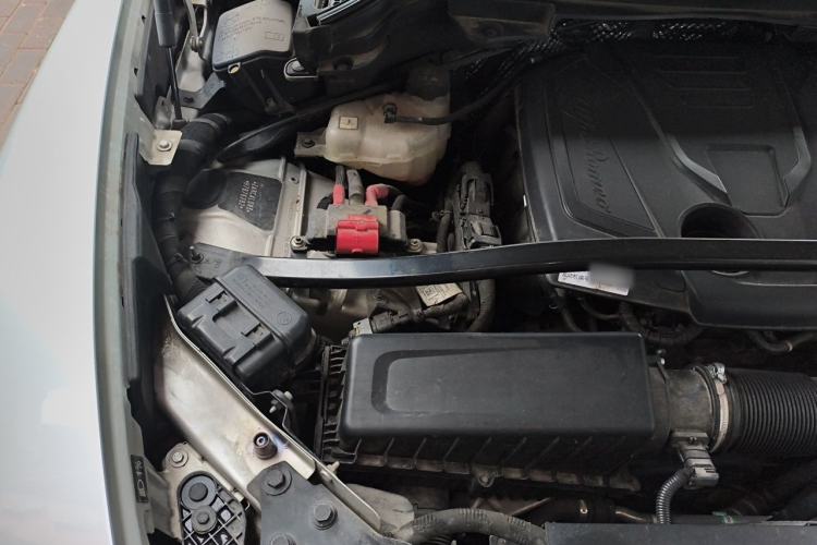 Used Alfa Romeo Stelvio 2017 2.0T 200HP Luxury Edition Engine Bay Right