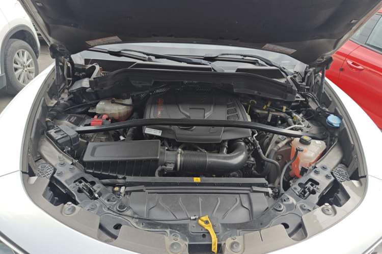 Used Alfa Romeo Stelvio 2017 2.0T 280HP Luxury Edition Engine Bay