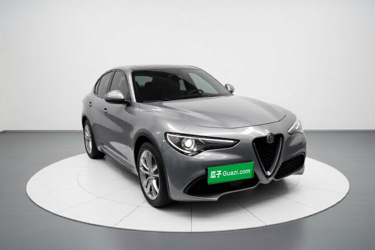 Used Alfa Romeo Stelvio 2017 2.0T 200HP Elite Edition Exterior 1