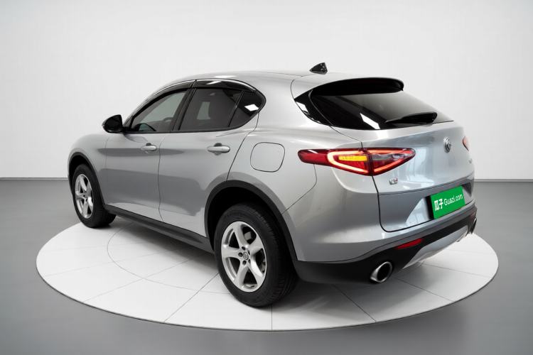 Used Alfa Romeo Stelvio 2017 2.0T 200HP Elite Edition Exterior 2