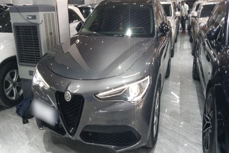Used Alfa Romeo Stelvio 2017 2.0T 200HP Luxury Edition Front