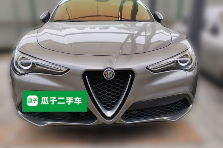 Used Alfa Romeo Stelvio 2017 2.0T 200HP Elite Edition Front
