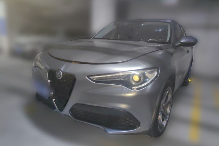 Alfa Romeo Stelvio 2017