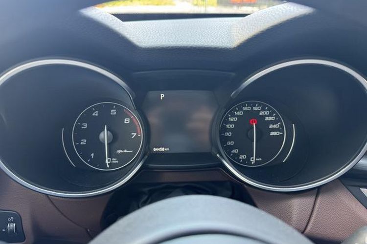 Used Alfa Romeo Stelvio 2017 2.0T 280HP Luxury Edition Interior 11