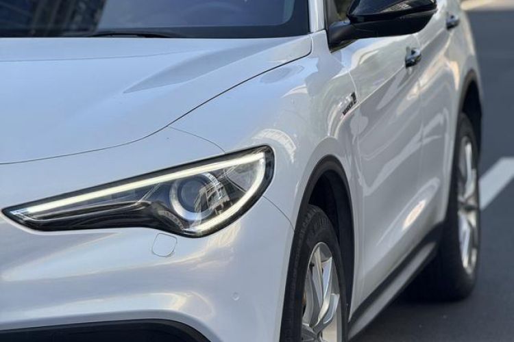 Used Alfa Romeo Stelvio 2017 2.0T 280HP Luxury Edition Left Front Headlight