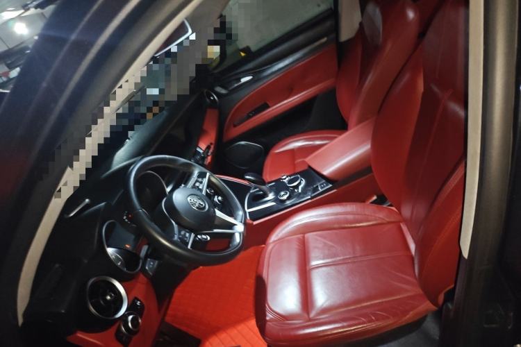 Used Alfa Romeo Stelvio 2017 2.0T 200HP Luxury Edition Left Front Seat