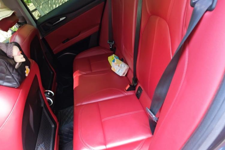 Used Alfa Romeo Stelvio 2017 2.0T 200HP Luxury Edition Left Rear Seat
