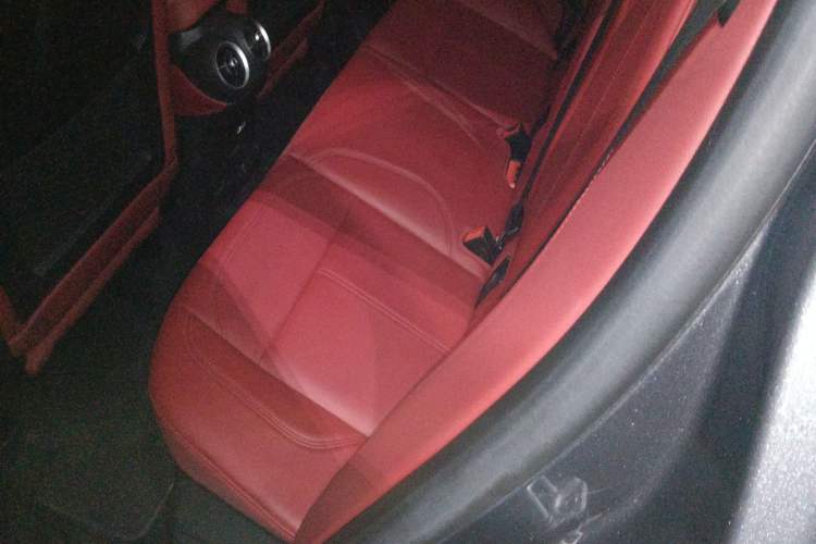 Used Alfa Romeo Stelvio 2017 2.0T 200HP Luxury Edition Left Rear Seat