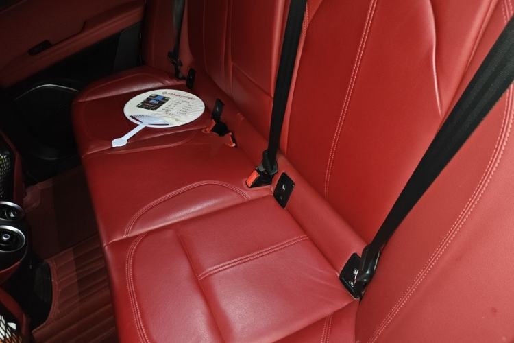 Used Alfa Romeo Stelvio 2017 2.0T 280HP Luxury Edition Left Rear Seat