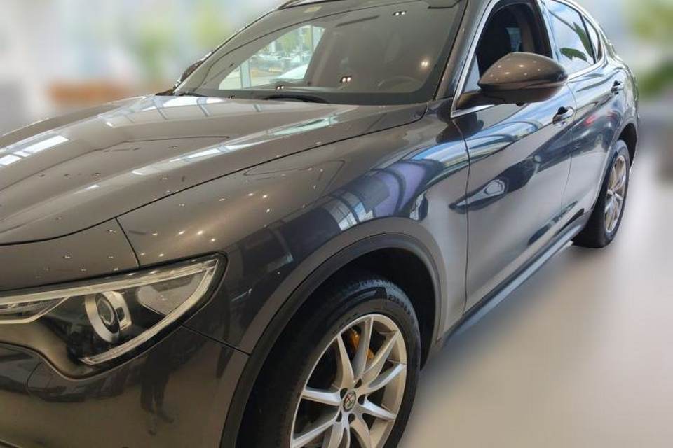 Alfa Romeo Stelvio 2017