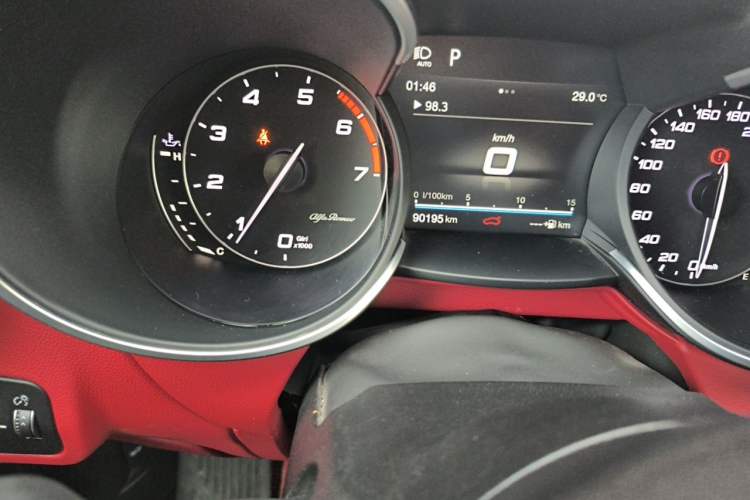 Used Alfa Romeo Stelvio 2017 2.0T 200HP Luxury Edition Odometer Close Up