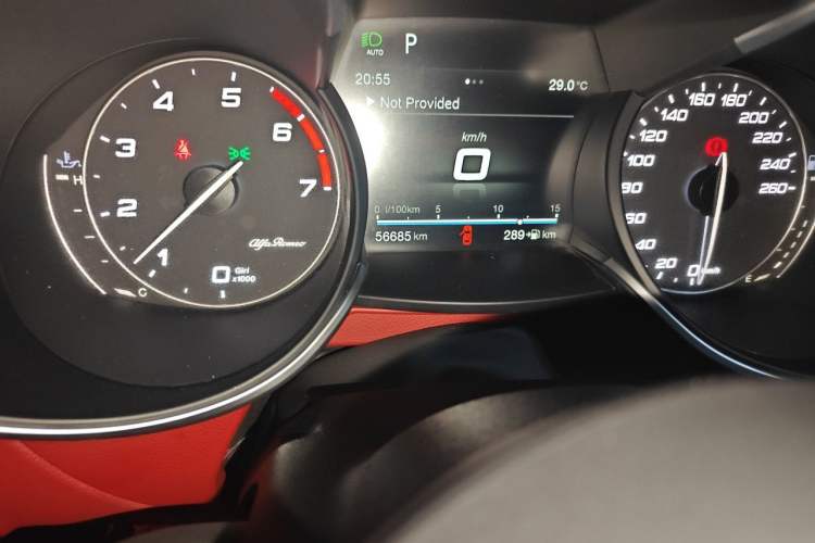 Used Alfa Romeo Stelvio 2017 2.0T 200HP Luxury Edition Odometer Close Up