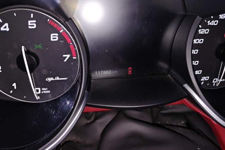 Used Alfa Romeo Stelvio 2017 2.0T 280HP Luxury Edition Odometer Close Up
