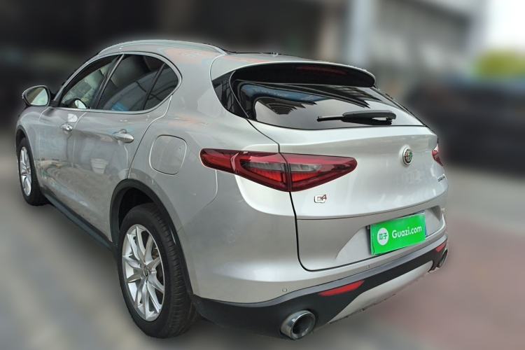 Used Alfa Romeo Stelvio 2017 2.0T 200HP Luxury Edition Rear Left 45 Deg