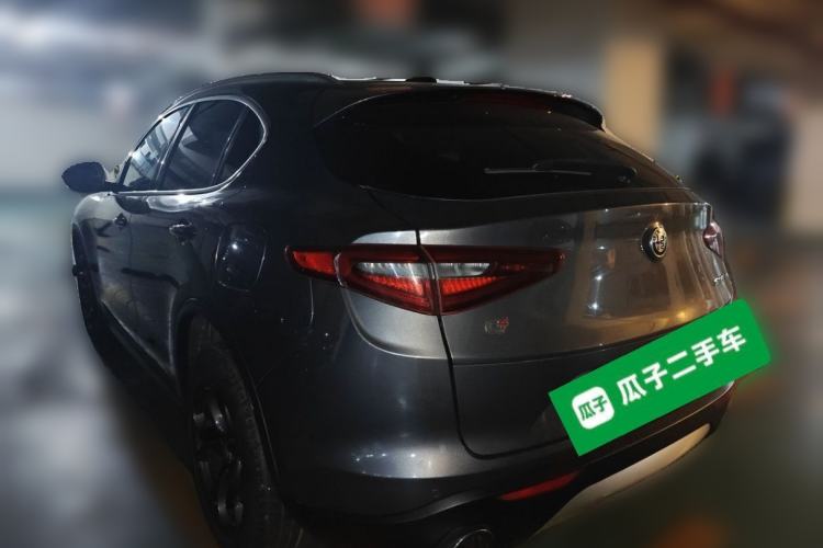 Used Alfa Romeo Stelvio 2017 2.0T 200HP Luxury Edition Rear Left 45 Deg