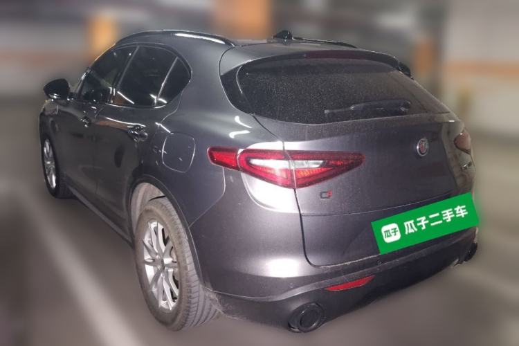 Used Alfa Romeo Stelvio 2017 2.0T 200HP Luxury Edition Rear Left 45 Deg