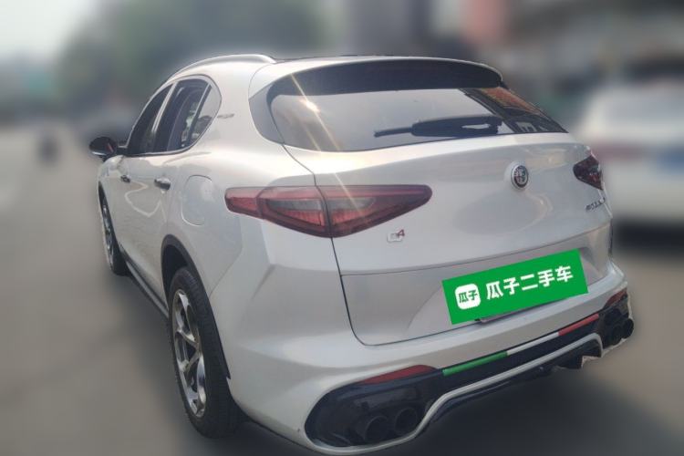 Used Alfa Romeo Stelvio 2017 2.0T 200HP Luxury Edition Rear Left 45 Deg