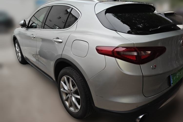 Used Alfa Romeo Stelvio 2017 2.0T 280HP Luxury Edition Rear Left 45 Deg