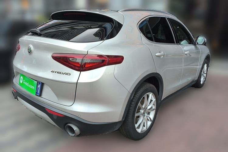 Used Alfa Romeo Stelvio 2017 2.0T 200HP Luxury Edition Rear Right 45 Deg