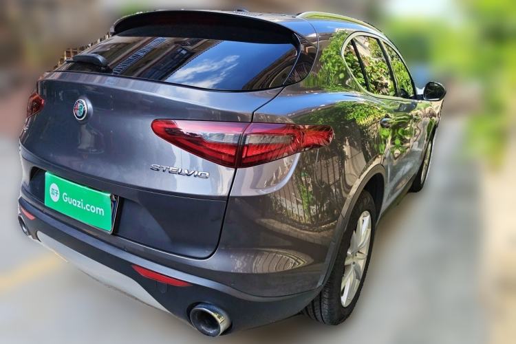Used Alfa Romeo Stelvio 2017 2.0T 200HP Luxury Edition Rear Right 45 Deg