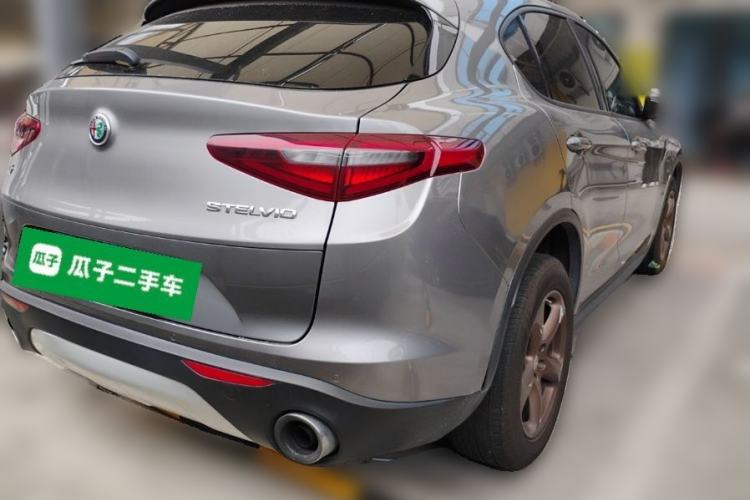 Used Alfa Romeo Stelvio 2017 2.0T 200HP Elite Edition Rear Right 45 Deg
