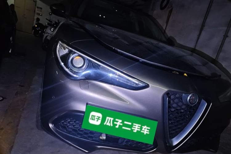Used Alfa Romeo Stelvio 2017 2.0T 200HP Elite Edition Right Front Headlight