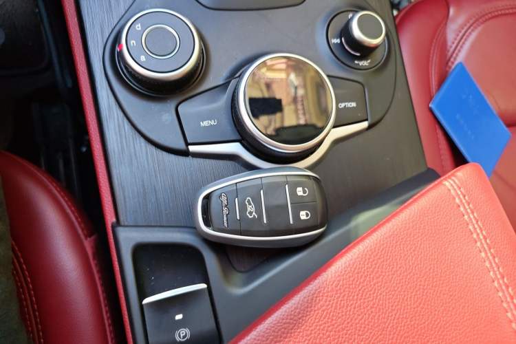 Used Alfa Romeo Stelvio 2017 2.0T 200HP Luxury Edition Vehicle Key