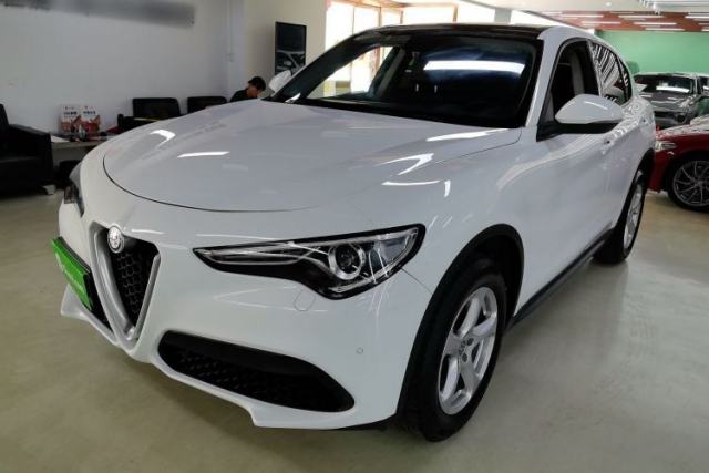 Ojetý Alfa Romeo Stelvio 2017 2.0T 200HP Elite Edition