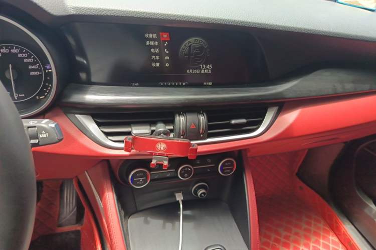Used Alfa Romeo Stelvio 2017 2.0T 200HP Elite Edition Audio And AC Panel