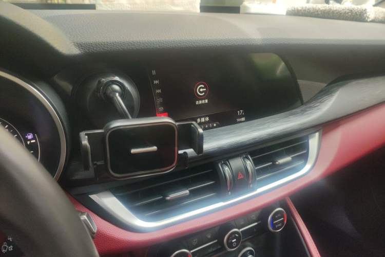 Used Alfa Romeo Stelvio 2017 2.0T 200HP Elite Edition Audio And AC Panel