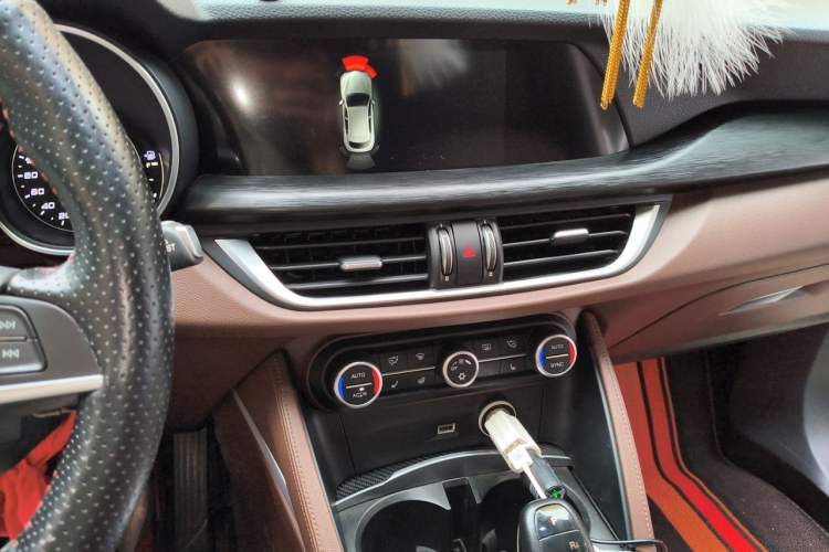 Used Alfa Romeo Stelvio 2017 2.0T 200HP Elite Edition Audio And AC Panel