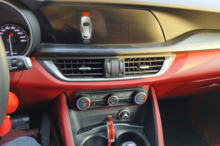 Used Alfa Romeo Stelvio 2017 2.0T 200HP Elite Edition Audio And AC Panel