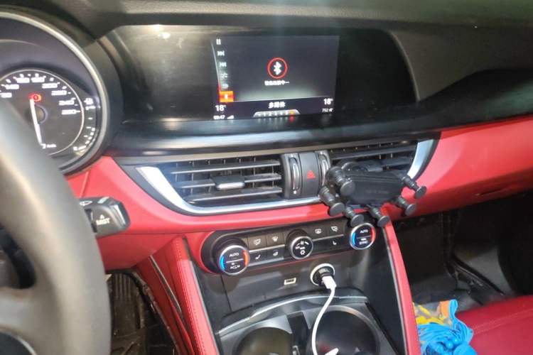 Used Alfa Romeo Stelvio 2017 2.0T 200HP Elite Edition Audio And AC Panel