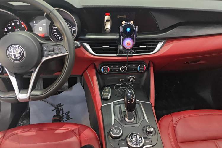 Used Alfa Romeo Stelvio 2017 2.0T 200HP Elite Edition Audio And AC Panel