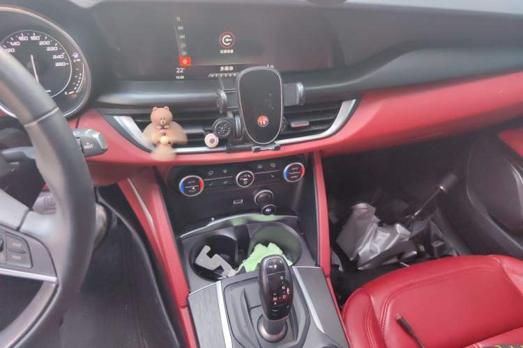 Used Alfa Romeo Stelvio 2017 2.0T 200HP Elite Edition Audio And AC Panel