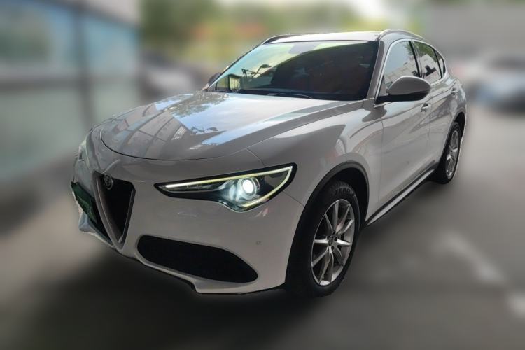 Alfa Romeo Stelvio 2017