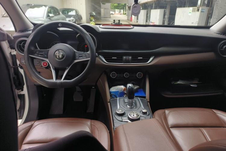 Used Alfa Romeo Stelvio 2017 2.0T 200HP Elite Edition Center Console