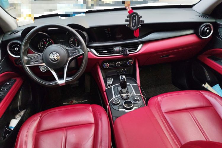 Used Alfa Romeo Stelvio 2017 2.0T 200HP Elite Edition Center Console